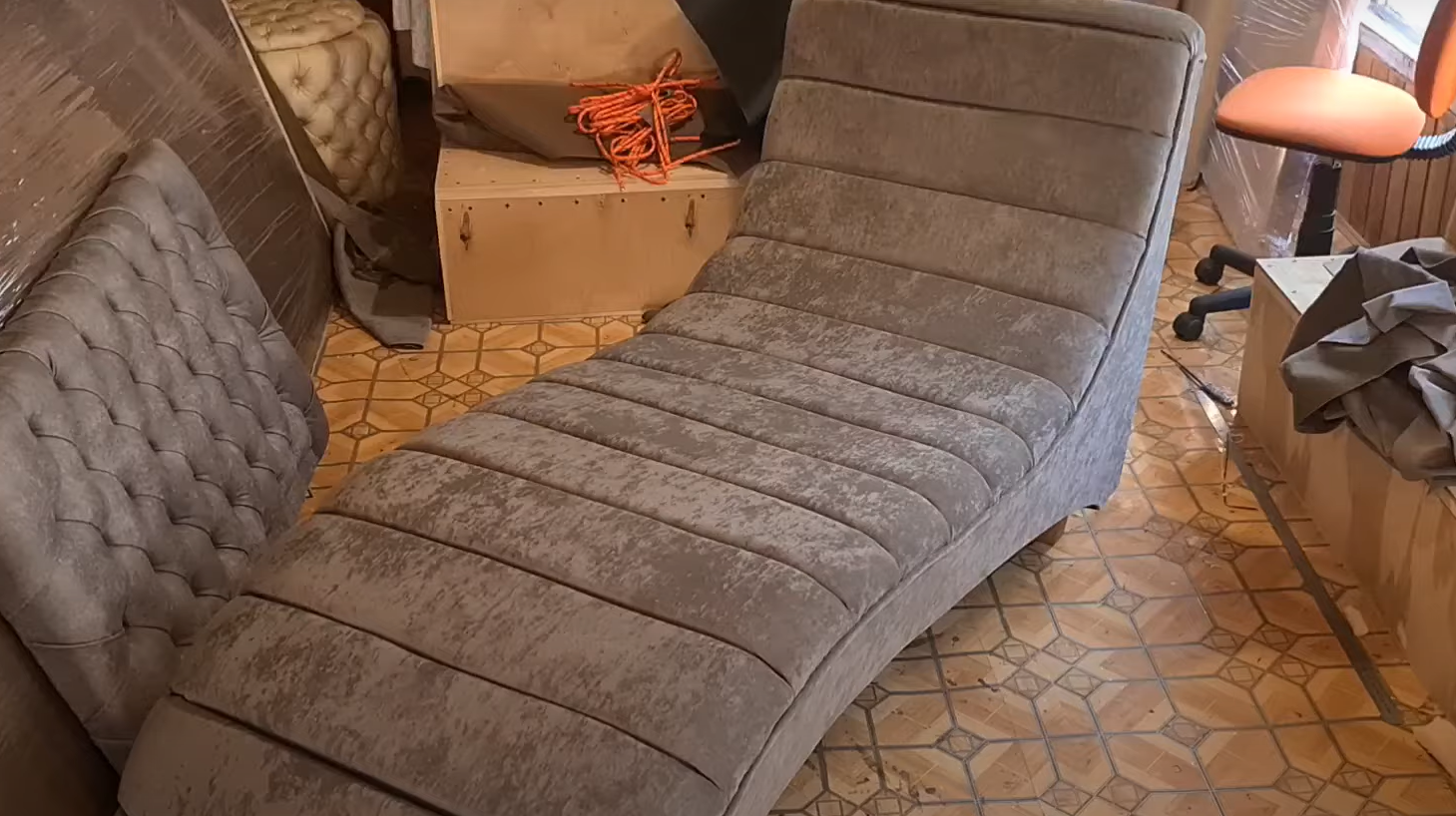 Where to Put Chaise Lounge in a Living Room? HomeProfy