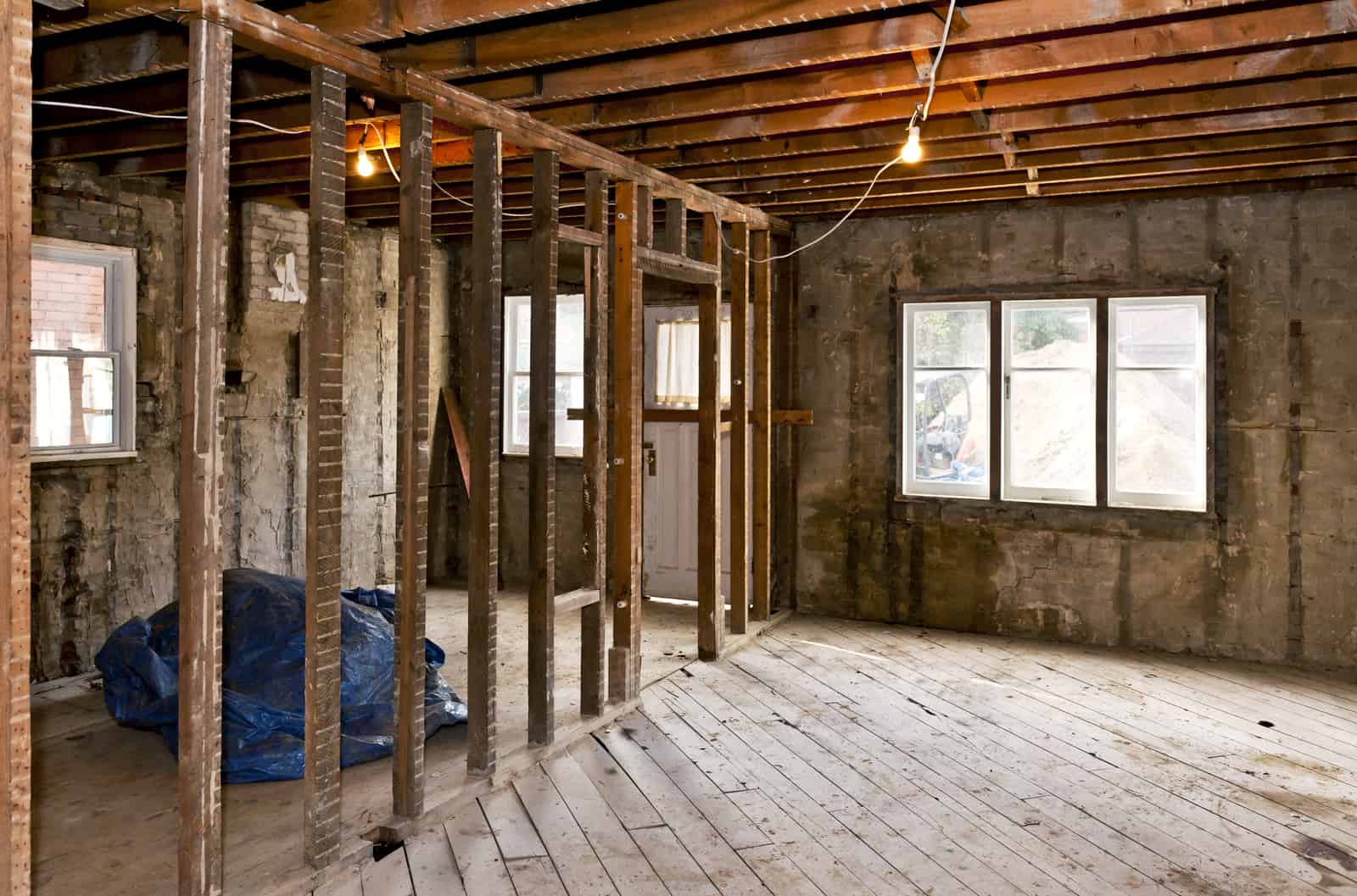 Multiple Variables Impacting the Cost of Stripping a House Down to its Bare Bones