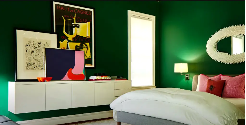 Amp up the drama with emerald green accents.