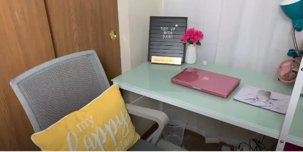 How do you set up an office in a small bedroom?