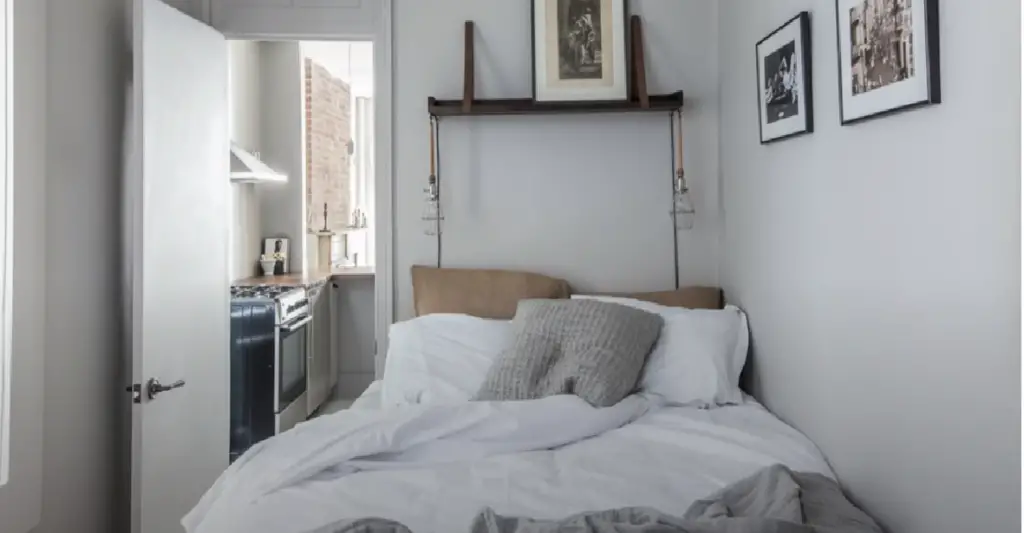 Ideas to Decorate & Fill Empty Bedroom Corners