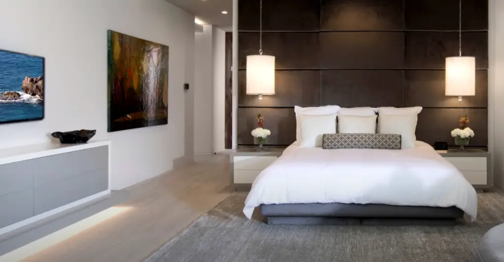 Elegant and Cozy Bedroom