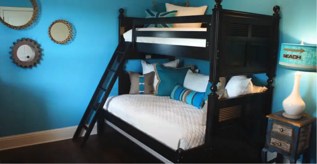 Add Teal to Grey Bedroom Decor for a Luxe Look