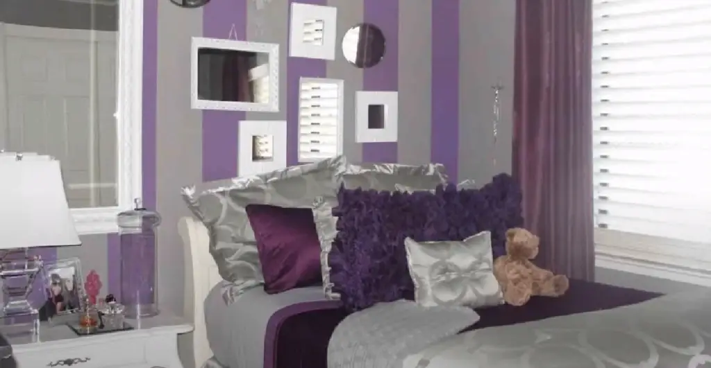 Purple and Gray Combo for Female Teenager’s Room